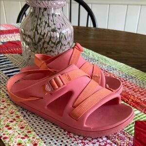 Chaco Chillo Sport Sandals in Rose Pink size 4
